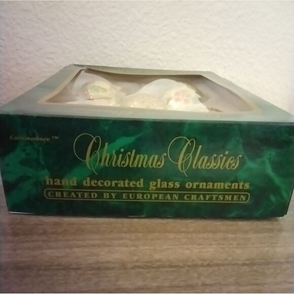 5 VTG Commodore Christmas Classics Glass Ornaments White w/Red Swag Glittery - Picture 5 of 8